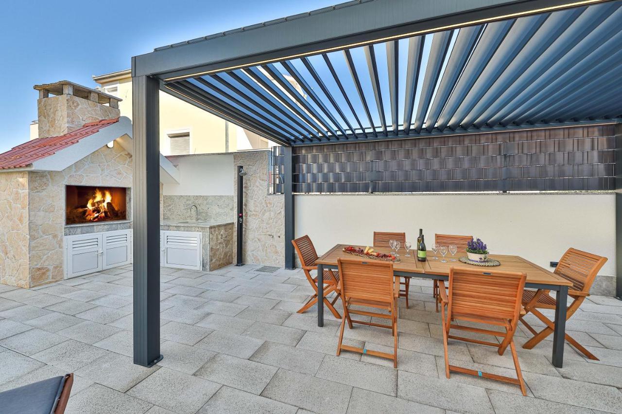 Luxury Apartment Pia With Swimming Pool And Grill Τρογκίρ Εξωτερικό φωτογραφία
