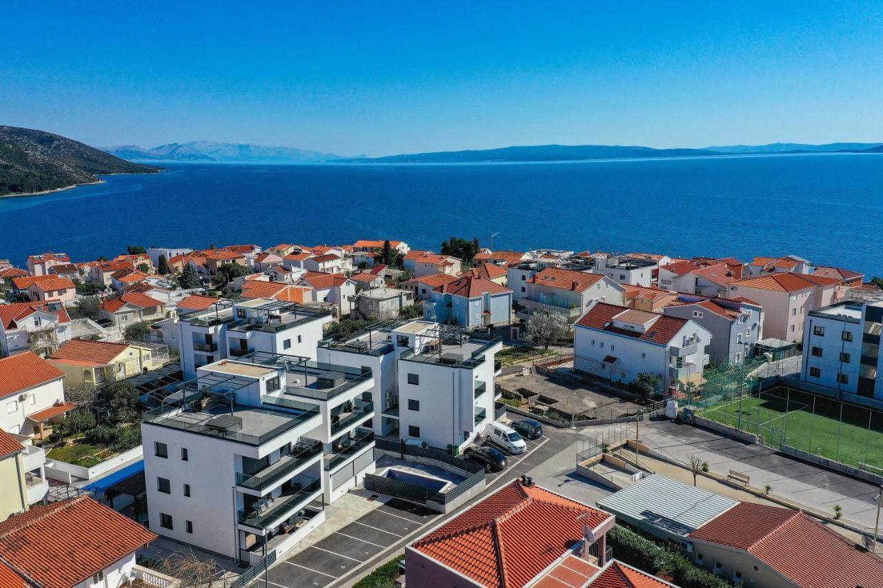 Luxury Apartment Pia With Swimming Pool And Grill Τρογκίρ Εξωτερικό φωτογραφία