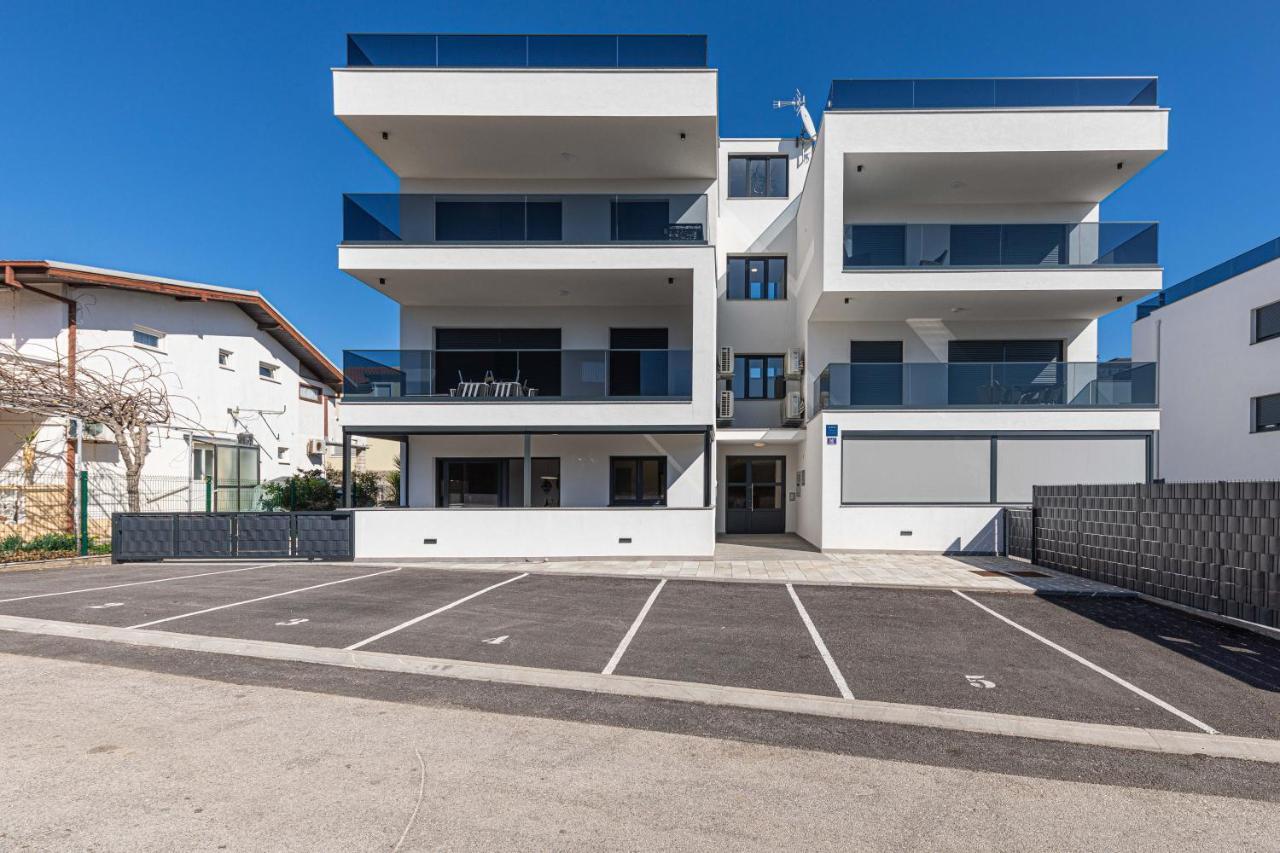 Luxury Apartment Pia With Swimming Pool And Grill Τρογκίρ Εξωτερικό φωτογραφία